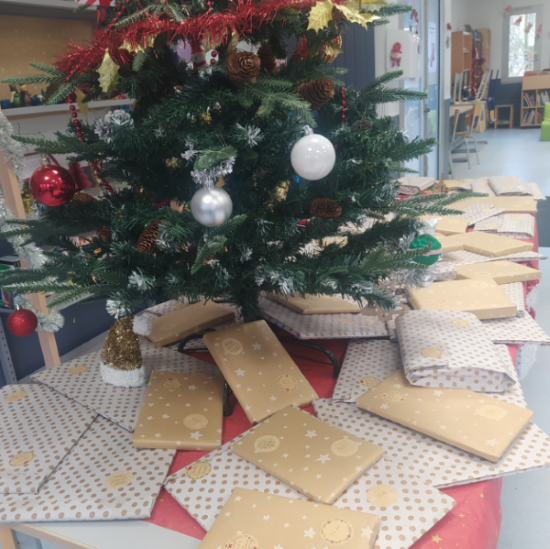 Le prêt mystère de Noël au CDI du collège